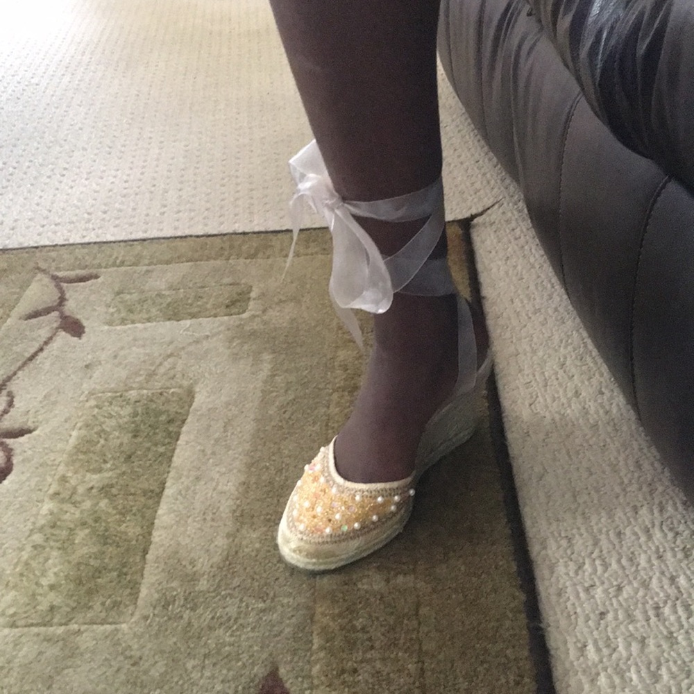 Shoes - Picture 5 of 8